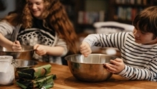 5 reasons to bring kids into the kitchen