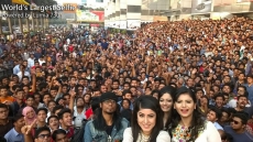 Don't Miss This Gigantic Selfie