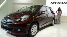 Honda launches multi-utility vehicle Mobilio in Indian market