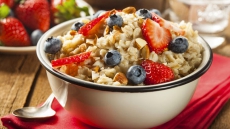 Have Oatmeal For Breakfast - And Shed Those Extra Kilos!