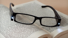 Screens to replace reading glasses