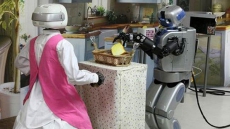 Smartphones to turn ISS robots into housekeepers