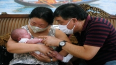 Foreigners allowed into Ukraine to get surrogate-born babies