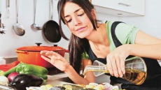 Want Glowing Skin? Include Vinegar In Diet