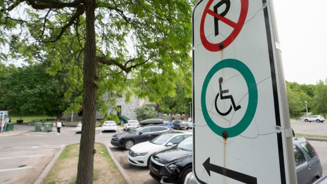 Alberta expands accessible parking permit system to cover those with vision loss