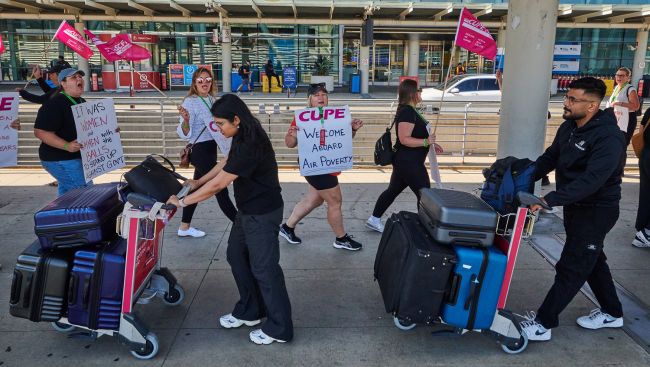 Passengers still scrambling as Air Canada flights gradually resume after strike ends