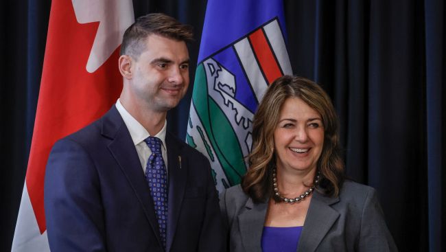 Alberta orders third-party review of Calgary's ongoing water rationing woes