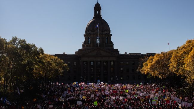 Alberta set to order end to mass teachers strike