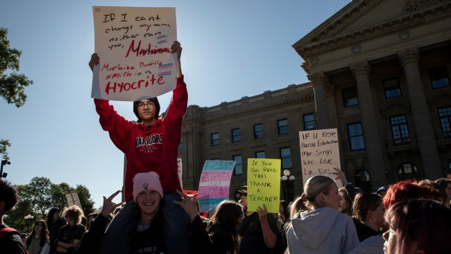 Alberta teachers to vote on tentative deal as strike date nears: government