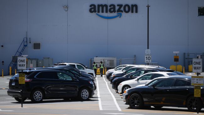 Amazon, workers ordered by B.C.'s labour board to reach deal via binding arbitration