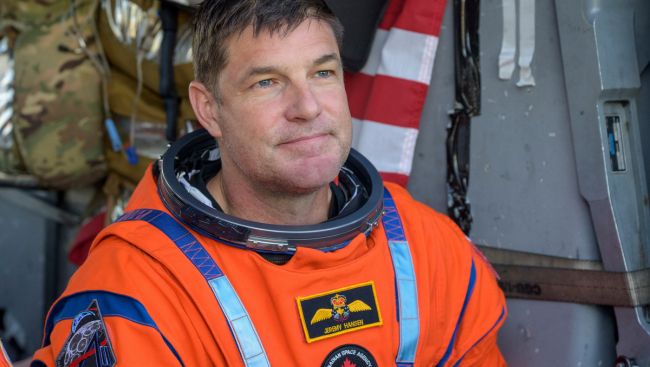 Canadian astronaut and Artemis II crew returns to Houston