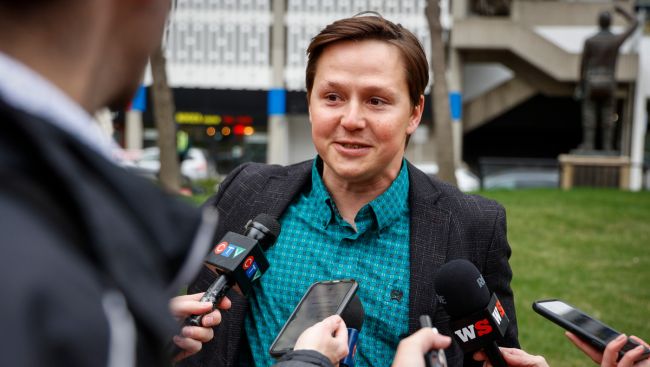 Alberta government creates bike lane complaint line ahead of fall legislation