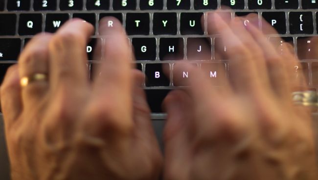 Bill would ease police, spy service access to online subscriber info