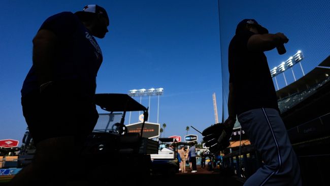 Blue Jays fans stick it out till early morning hours to see L.A. Dodgers take Game 3