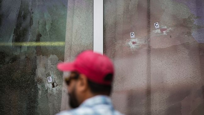 Mayor seeks ban on online criminal content after shooting at Indian star's B.C. café