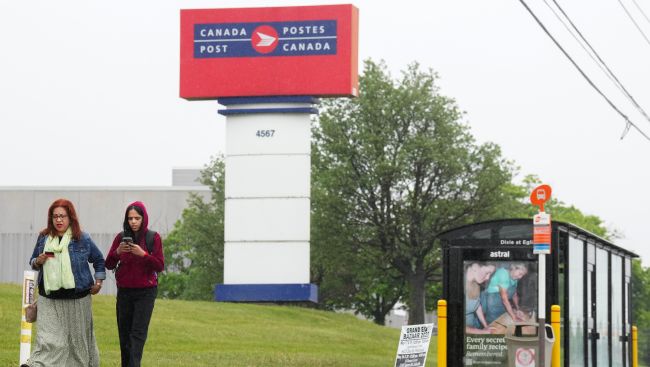 Canada Post and union meeting delayed until next week due to mediator availability