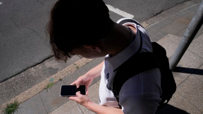 Canada's social media ban for under-16s likely to face Charter challenge, experts say