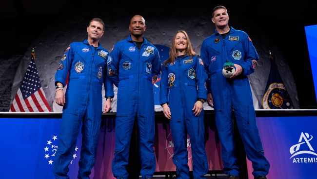 Canadian astronaut Jeremy Hansen and Artemis II crew set to meet Trump