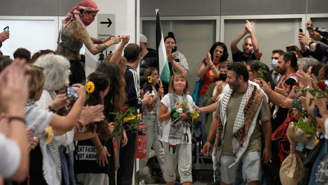 Canadians plan to sail to Gaza despite detention risks