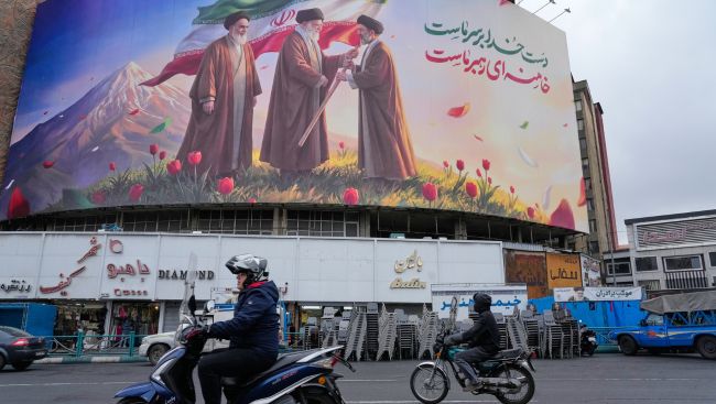 More than 5,000 Canadians have fled Middle East, Anand says demand for help dropping