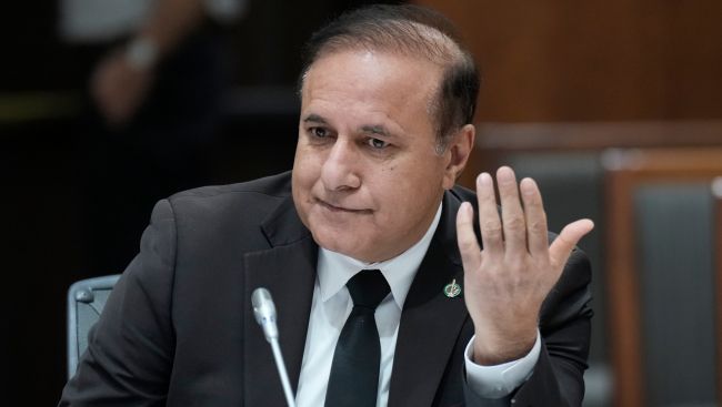 Feds launch early retirement program for public servants after months of delay