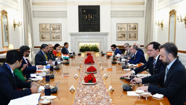 India and Spain review bilateral ties, discuss issues of mutual concern