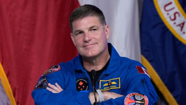 'Extraordinary': Back on Earth, Jeremy Hansen describes his long journey in space