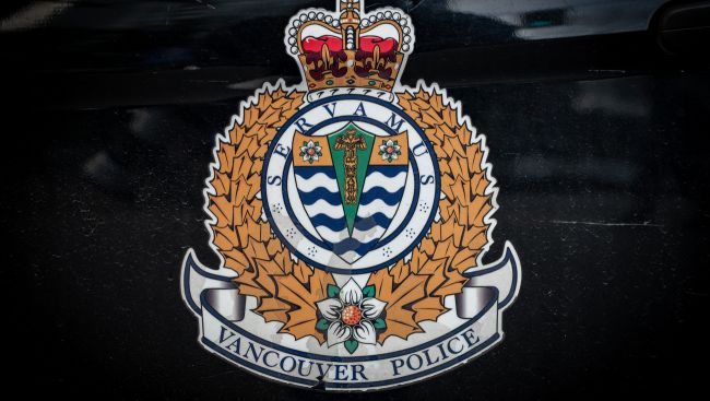 Man arrested on Vancouver's Main Street over axe threats and plate-smashing on patio
