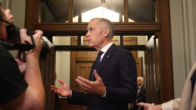 Prime Minister Mark Carney huddles with cabinet in Toronto ahead of fall sitting