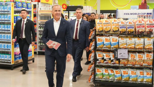 Quarterly payments of Ottawa's boosted grocery and essentials benefit start today