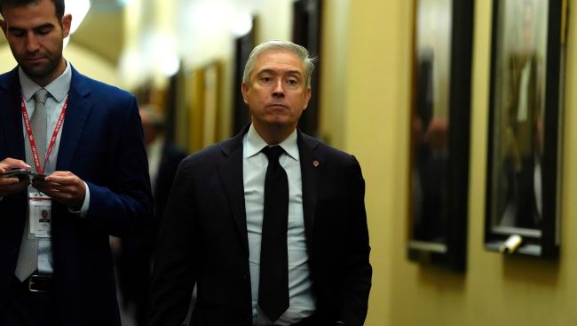 With deficit set to soar, Ottawa shifts budgets from spring to fall