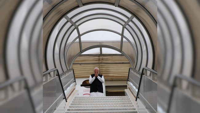 PM Modi concludes 'landmark' UK visit, departs for Maldives