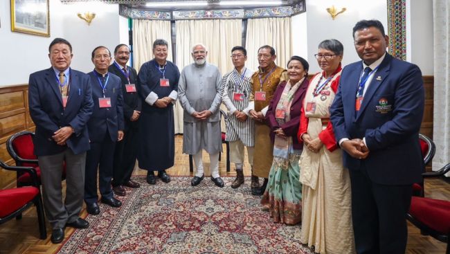 PM Modi meets Padma awardees, distinguished personalities in Gangtok