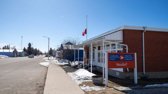 Canada Post reaches deal with second-largest union, negotiations continue with CUPW