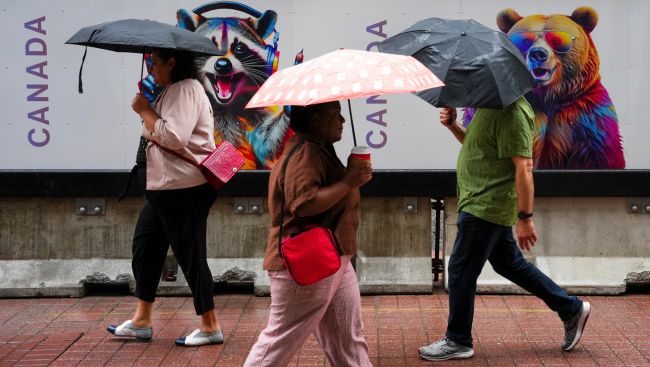 About 10,000 federal public servants apply for early retirement