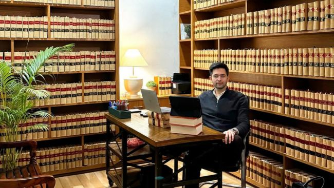 'AAP Abandoned': Kejriwal's party faces huge jolt as Raghav Chadha leads out huge swathe of RS members