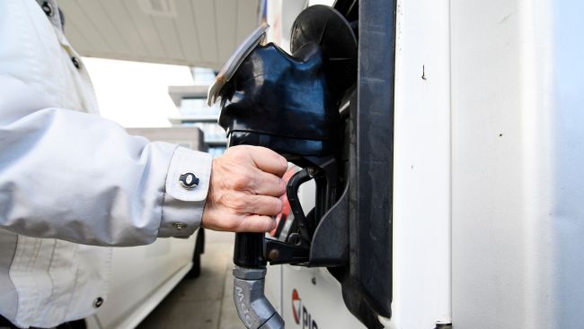 Inflation jumps to 2.4% in September thanks to gas, grocery costs