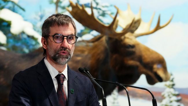 Politicians react to Steven Guilbeault's resignation from Liberal party