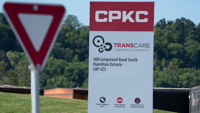 Train cars leave the tracks in B.C.'s Kootenay region near Alberta's boundary