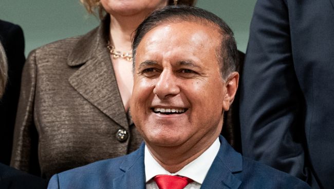 Treasury Board minister silent on details of plan to shrink federal public service