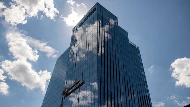 Trouble in 'Team Canada' as B.C.'s deputy premier raises spectre of pipeline lawsuit