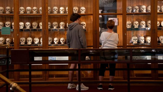 U.S. museum returns remains of 12 Canadian soldiers