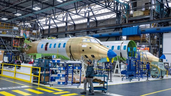 Experts question U.S. president's threat to decertify new Canadian planes