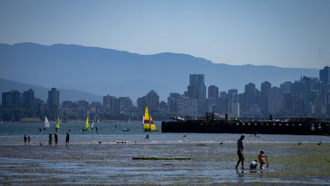 Heat warnings covering parts of southern B.C. expand into Metro Vancouver