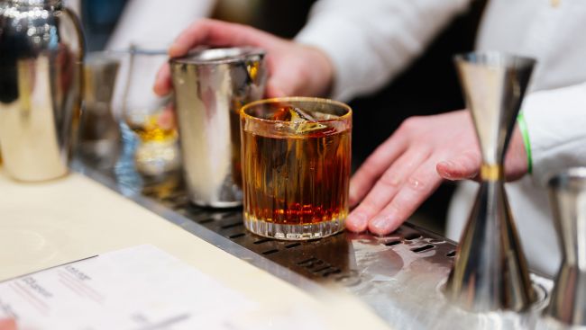 Vancouver approves expanded liquor service hours to support local economy and vibrant nightlife