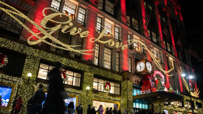 New Year's Day: What's open? Retailers. What's closed? Government and banks