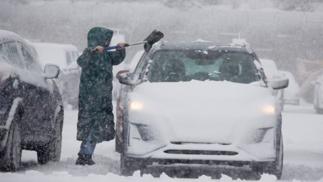 Winter storm moves into Atlantic Canada, bringing wet snow and power outages