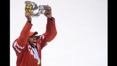 Canada ends gold-medal drought at world juniors with 5-4 win over Russia