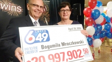 Edmonton Woman Who Purchased Lotto Ticket On A Whim Picks Up $21 Million Prize
