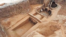 DNA analysis to help identify occupant of Greece tomb